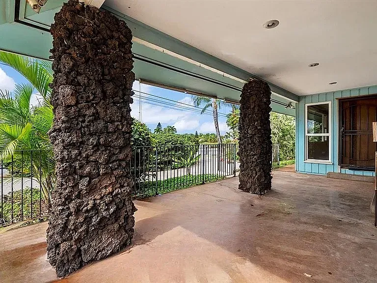 345 Auhana Rd — Photo 2