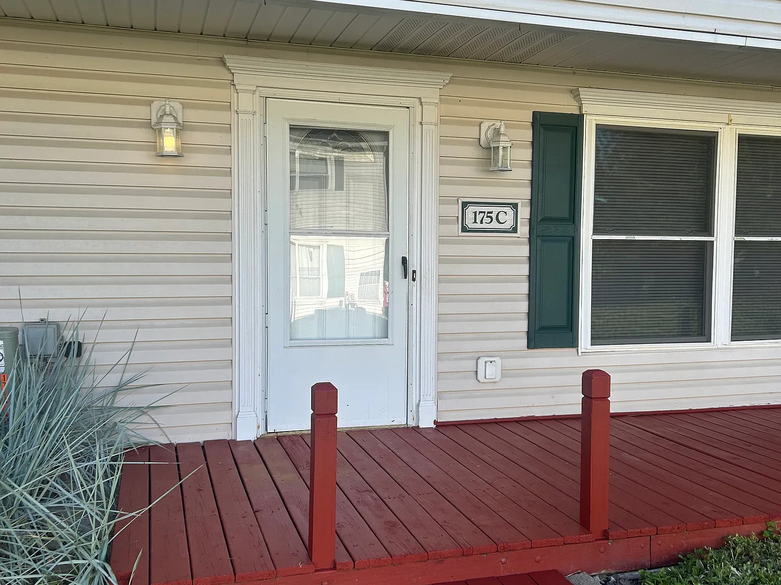3 bed, 1056 sqft, $1,350 — Photo 2