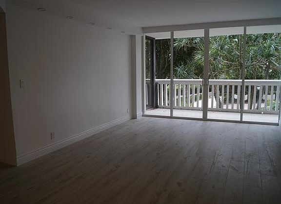 2nd image of 1000 Island Blvd #308