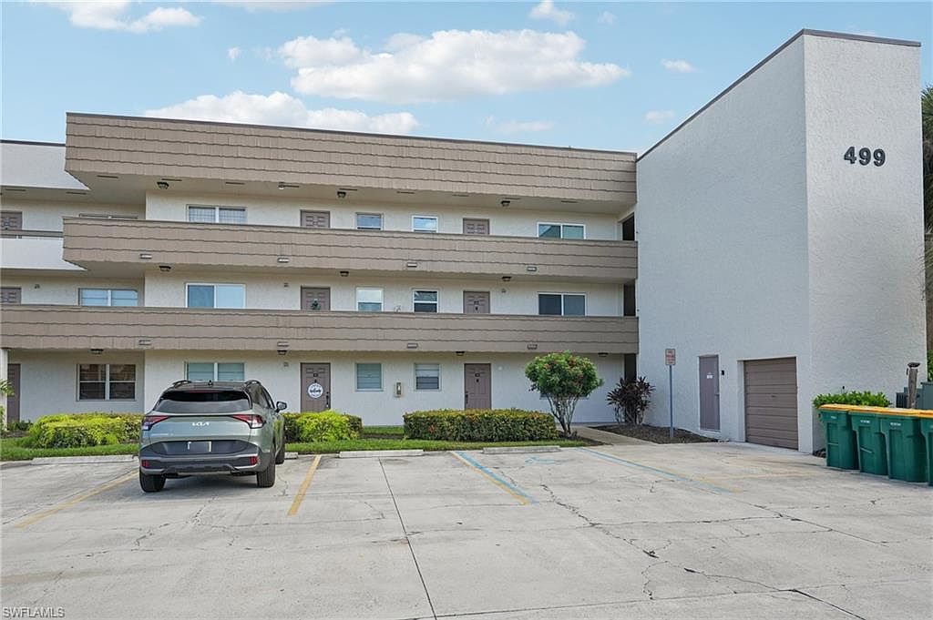 499 Forest Lakes BLVD #305