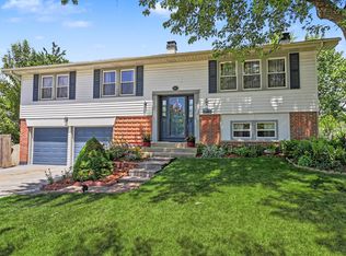 1350 Nottingham Ln, Hoffman Estates, IL 60169
