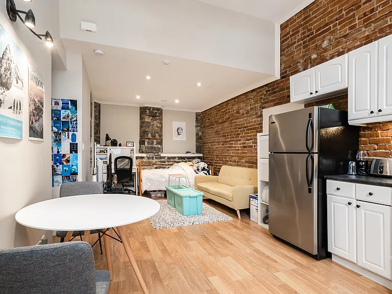 329 Johnson St #2 — Photo 5