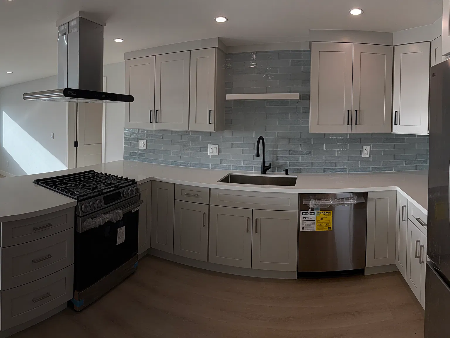 2 bed, 950 sqft, $4,000 — Photo 4