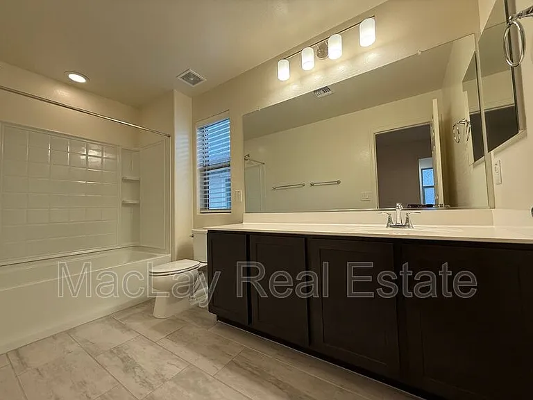 1708 S 83rd Way — Photo 16