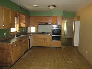 2nd image of 4041 W 105th Pl