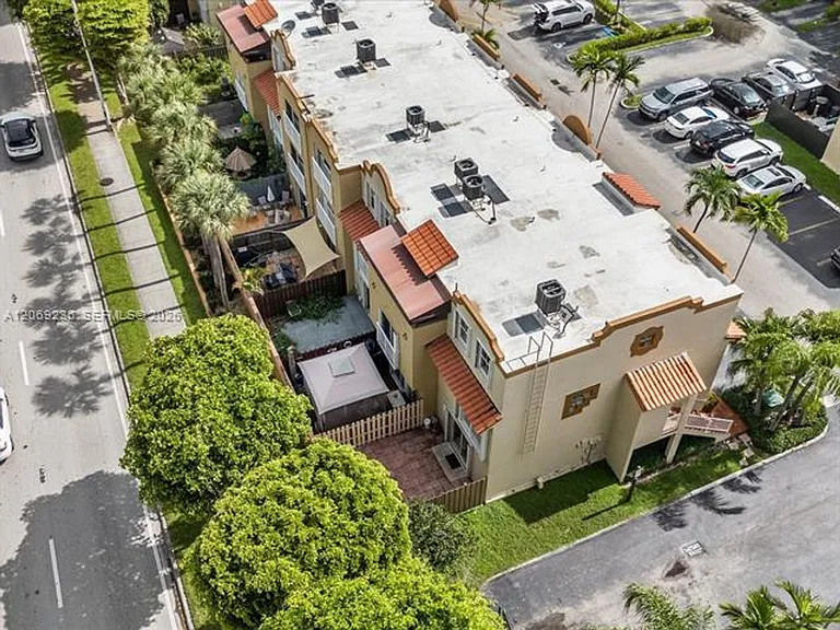 390 NW 86th Pl #Townhouse 201 — Photo 42