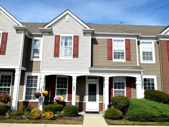 102 Soo Line Dr, Grayslake, IL 60030