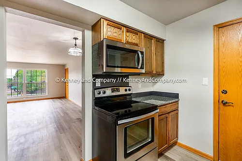 2902 Airport Rd #204 Photo 1