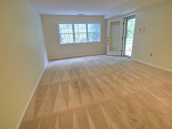 5th image of 22 Weatherly Dr Unit 2