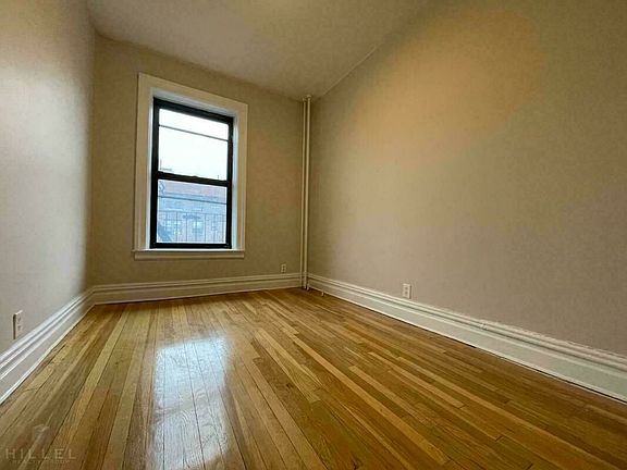 4th image of 2907 31st Ave #4C