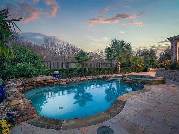 2nd image of 100 Townlake Dr