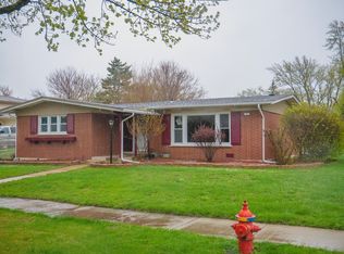 840 W Arquilla Dr, Glenwood, IL