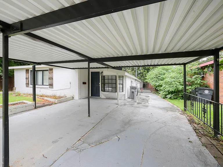 3845 Plum Broque Dr — Photo 18