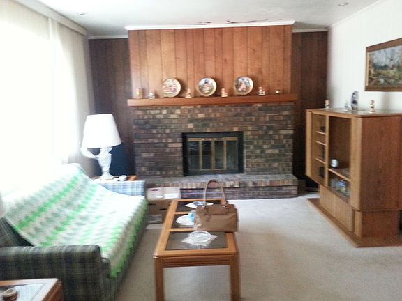 2nd image of 2410 SE Thornwood Dr