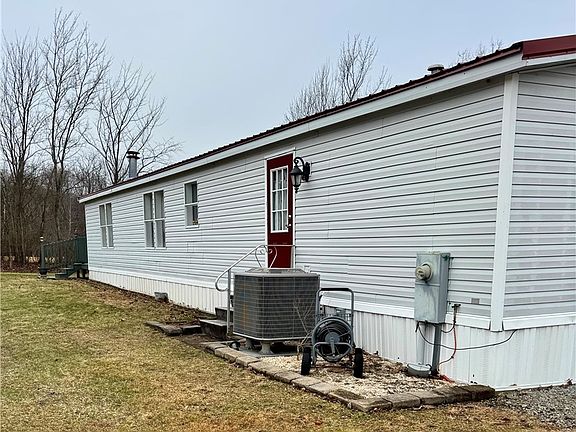 2nd image of 132 Victoria Ln
