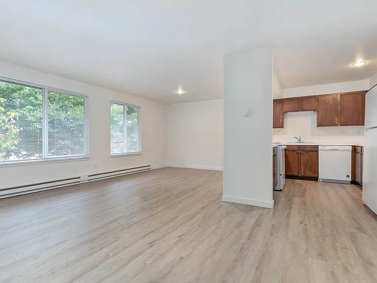 Glacier Park Apartments — Photo 24
