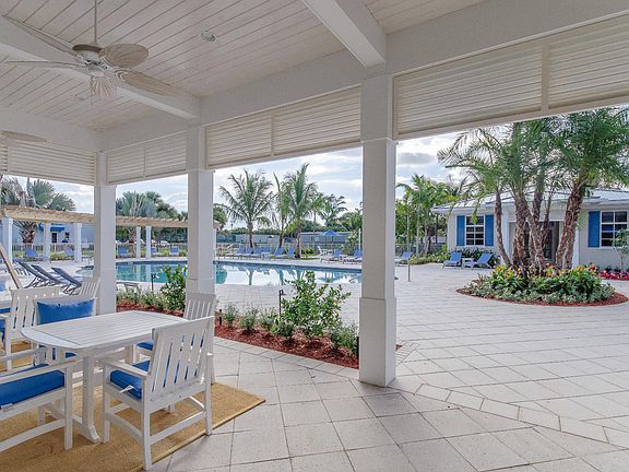 5th image of 421 Bay Colony Drive N #421