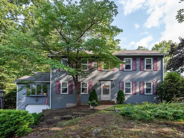 16 Old Wood Rd, North Attleboro, MA 02760