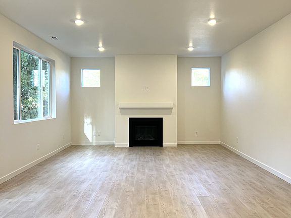 3rd image of 5220 S 294th Ct