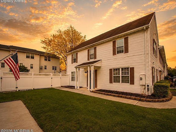 3rd image of 15 Fieldcrest Way