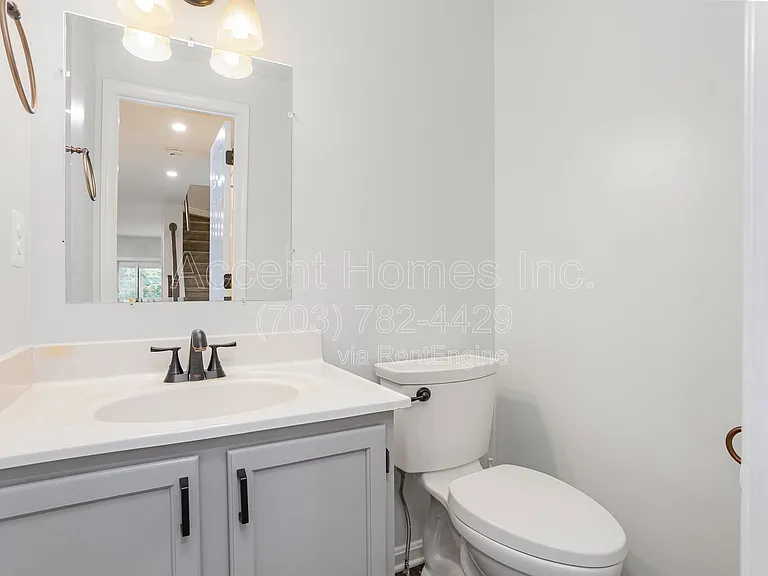 7301 Castleberg Ct — Photo 16