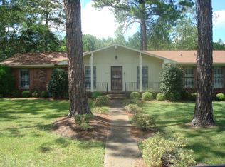 1105 Saint Andrews Dr, Albany, GA 31707
