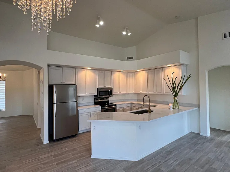 814 W Beechnut Dr — Photo 12