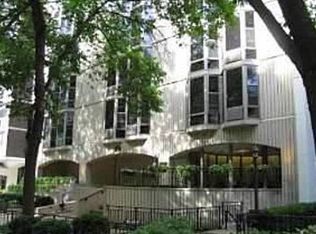 1340 N Dearborn St #2B, Chicago, IL 60610