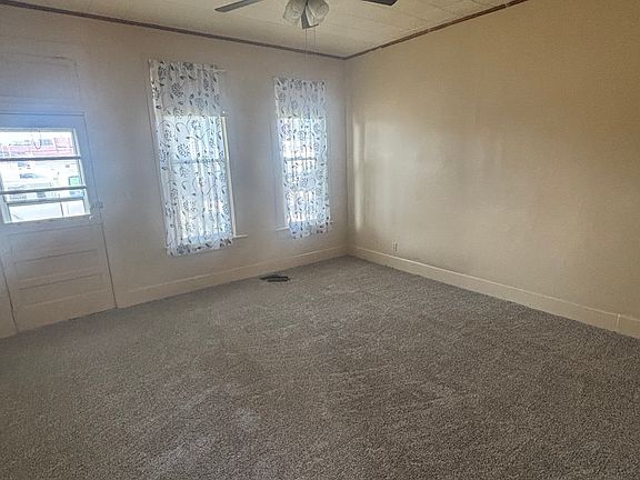 Living room/front room