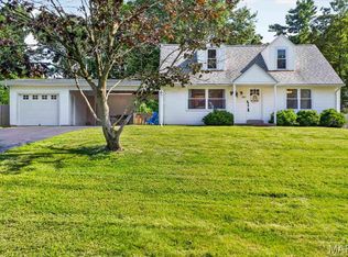 1024 Rose Hill Ln, Ballwin, MO 63021