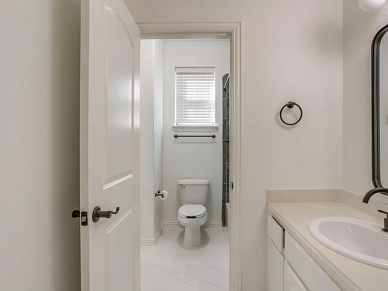 8201 Choctaw Ln — Photo 5