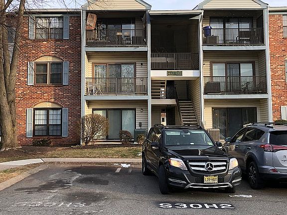 2nd image of 407 Lancaster Ct