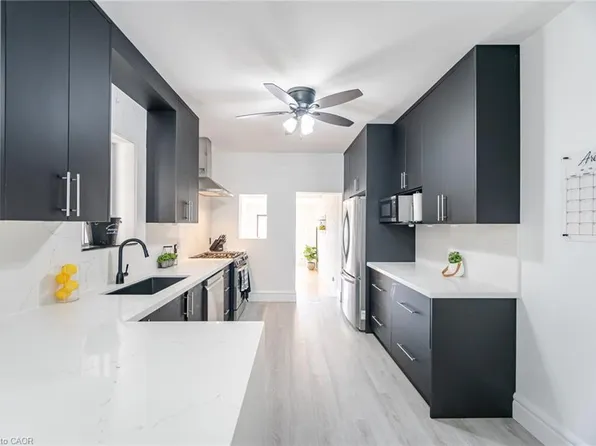 30 Somerset Ave, Toronto, ON M6H 2R4