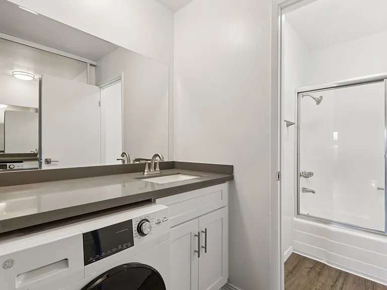 The Linden Apartments — Photo 19