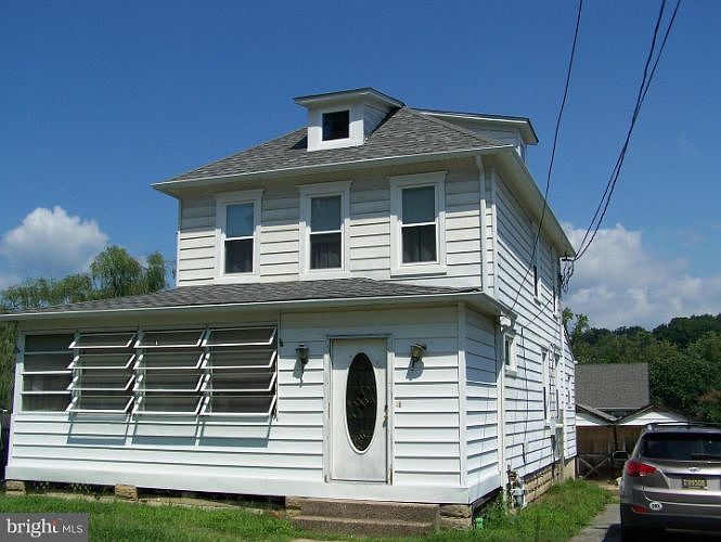 1st image of 2311 Pine Ave