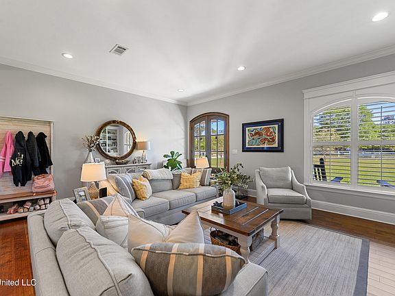 5th image of 7718 Southern Bay Ln