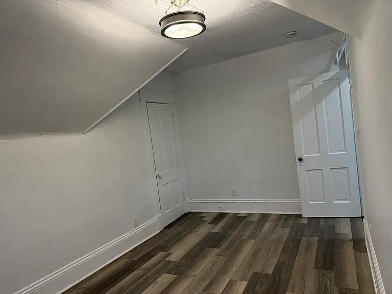 105 Sturges Ave #C — Photo 8