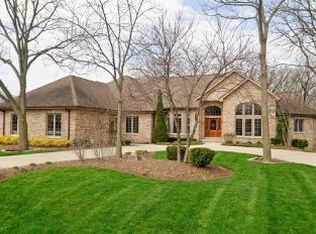 8220 Red Bark Ln, Cary, IL 60013