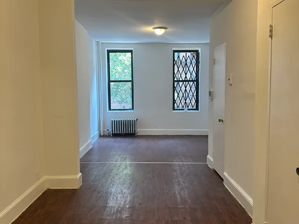 454 West 45th Street image 1 of 7