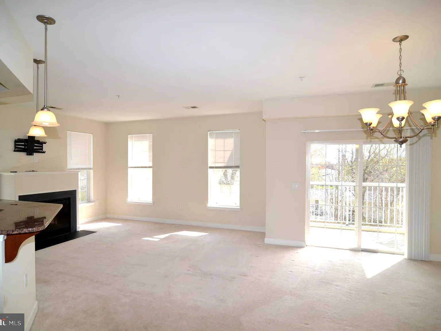 2 bed, 1452 sqft, $2,495 — Photo 4