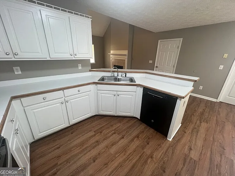 115 Falcon Ridge Dr — Photo 9