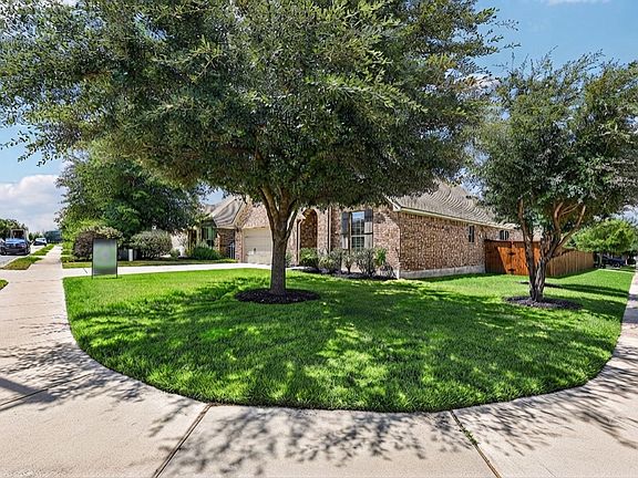 2nd image of 3602 Esperanza Dr