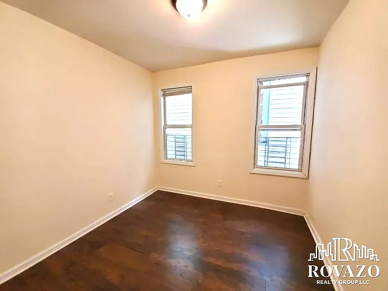 448-449 Avon Ave #2A — Photo 7
