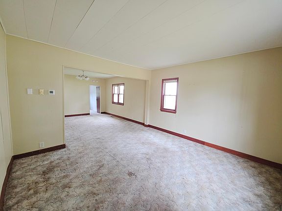 5th image of 213 1st St NW
