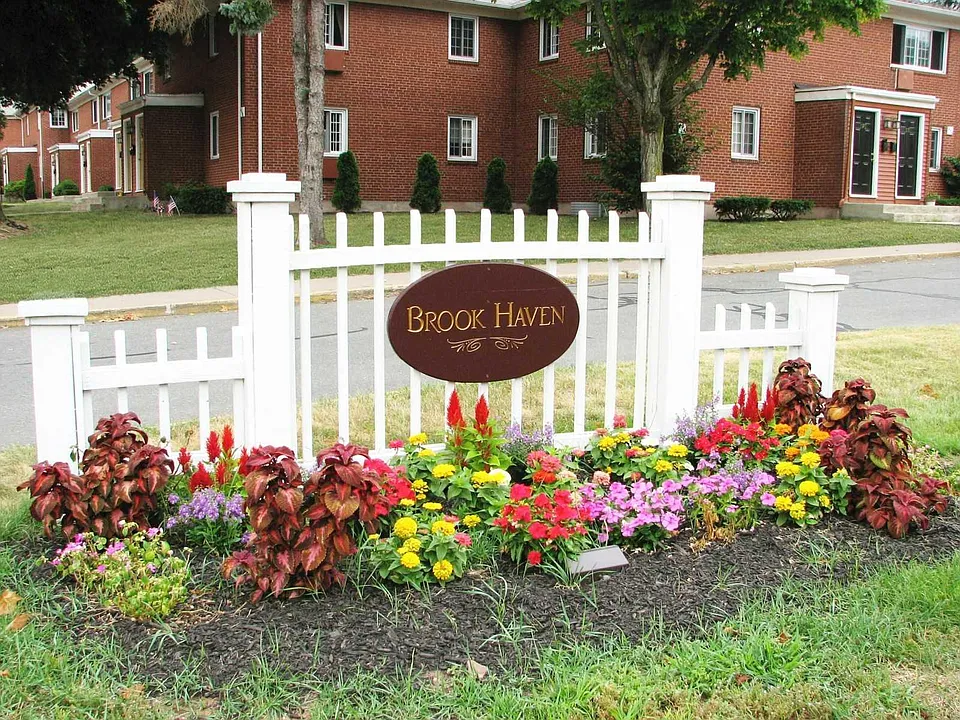 Brook Haven Condominiums