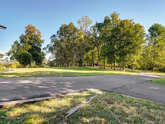 2nd image of 1511 E Groves Drive
