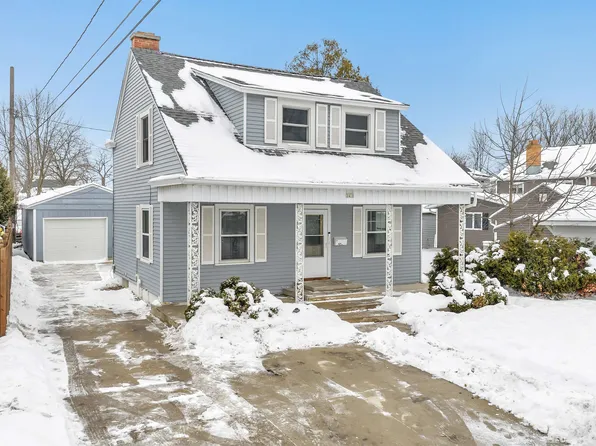 2410 Liberty Pl, Manitowoc, WI 54220