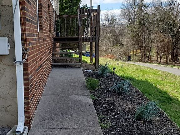 5th image of 2218 Sand Ct