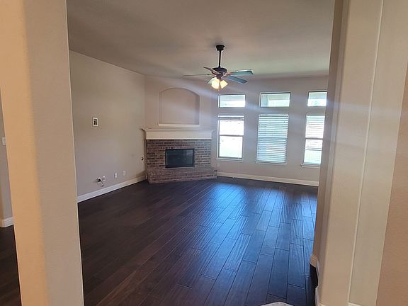 5th image of 2852 Saint Paul Rivera