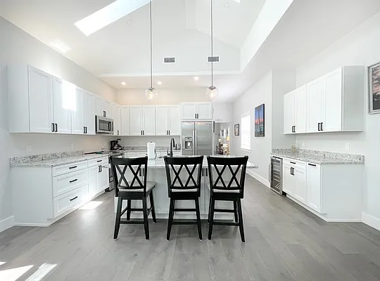 803 Catherine St — Photo 8